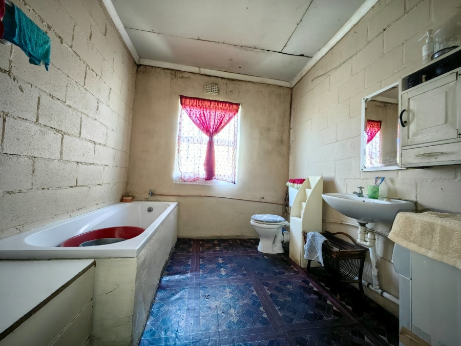 5 Bedroom Property for Sale in Eindhoven Western Cape